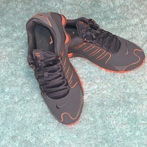 Men’s Nike shox